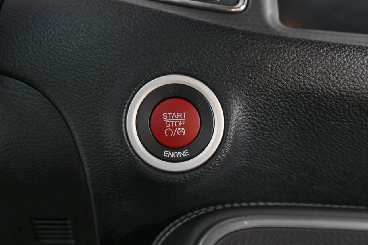 Used 2015 Dodge Challenger SRT Hellcat image 88