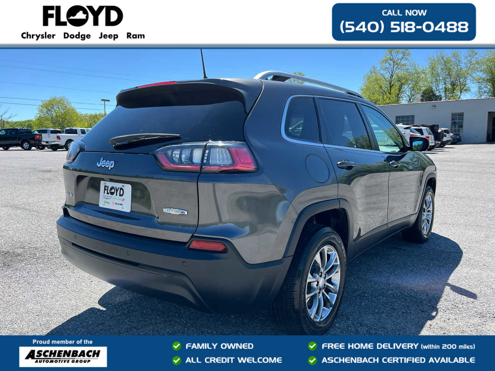 Used 2020 Jeep Cherokee Latitude Plus w/ Comfort/Convenience Group AWD/4WD image 3