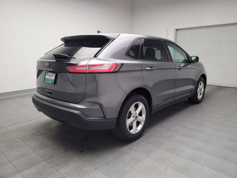 Used 2021 Ford Edge SE image 9