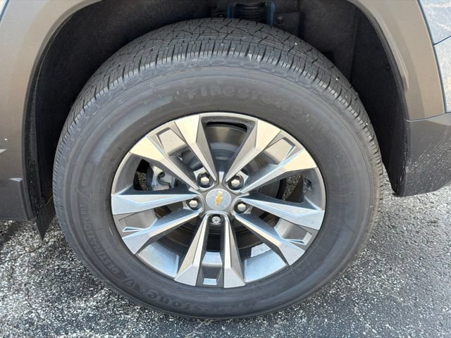 New 2027 Chevrolet Equinox LT w/ LPO, Floor Liner Package FWD image 8