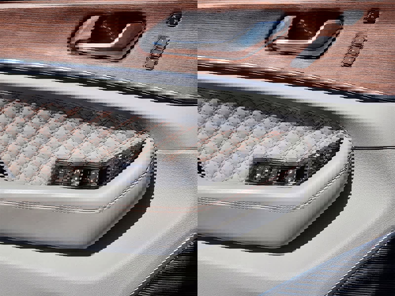 Used 2022 Jeep Grand Cherokee Summit w/ Adv Protech Group IV image 19