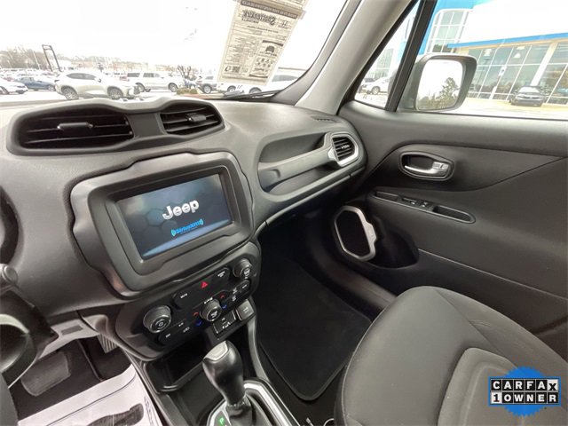 Used 2018 Jeep Renegade Latitude image 18