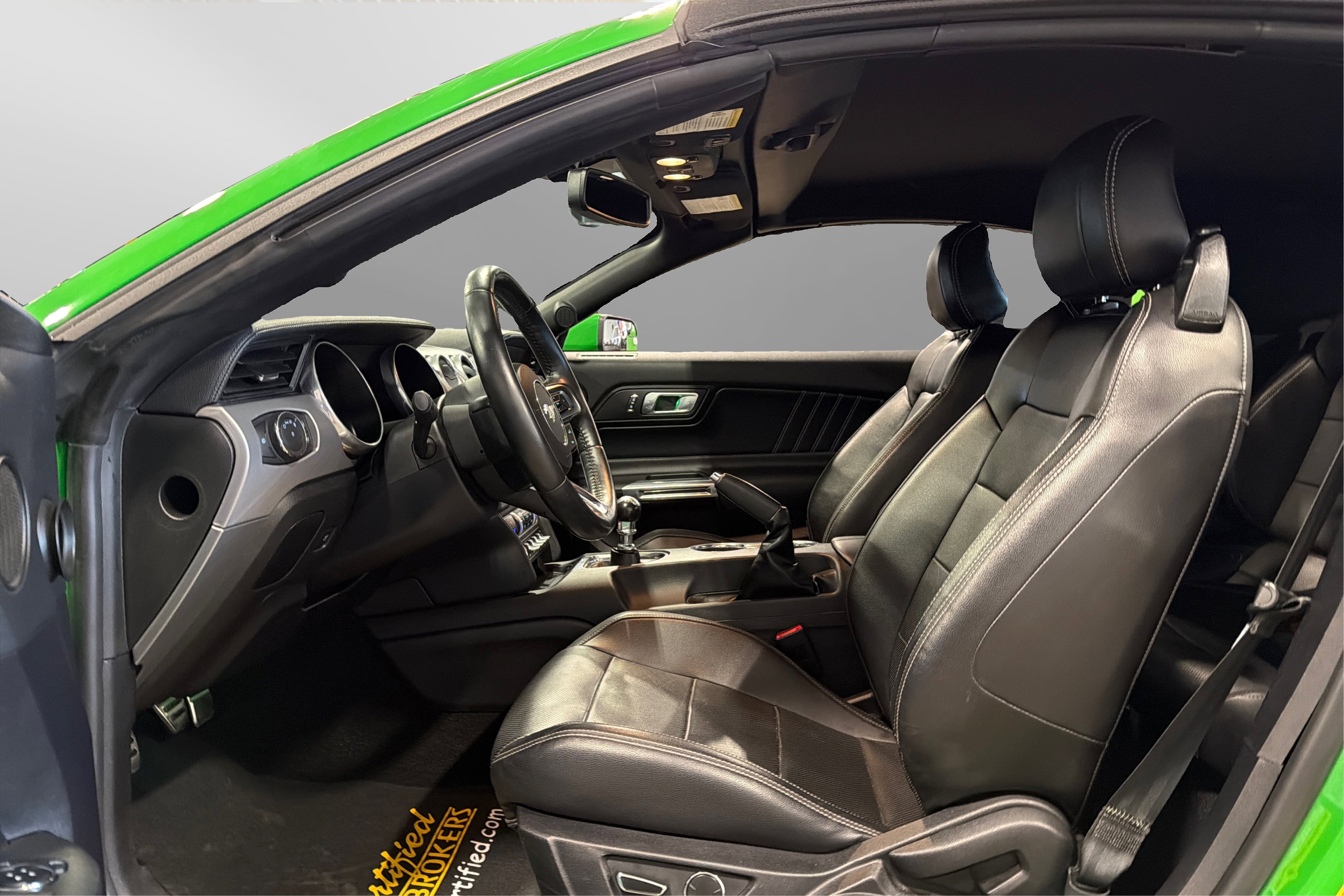 Used 2019 Ford Mustang Premium RWD image 17