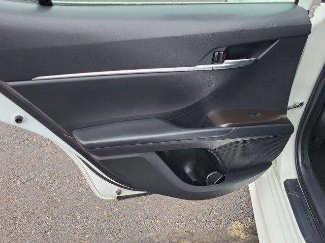 Used 2024 Toyota Camry SE image 6