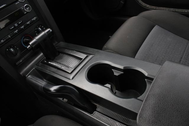 Used 2008 Ford Mustang Deluxe image 18