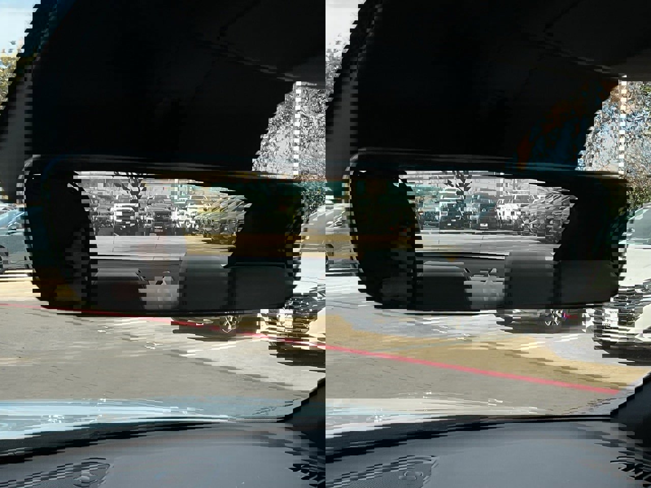 Used 2025 Genesis G70 2.5T image 26