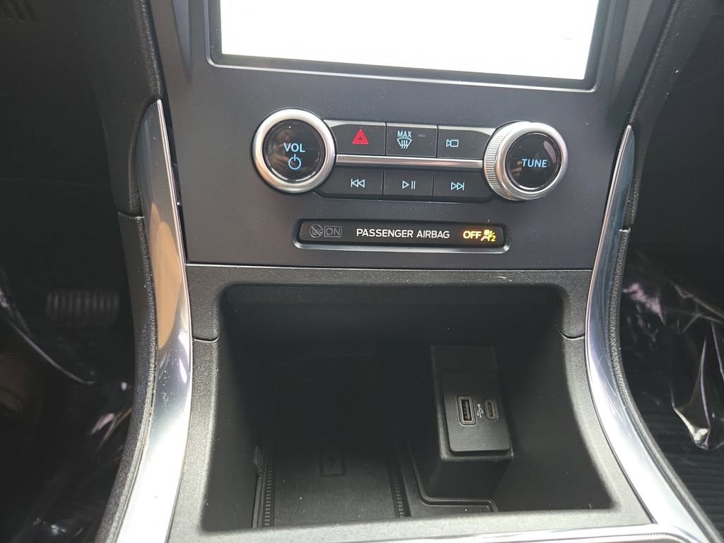 Used 2022 Ford Edge Titanium AWD/4WD image 23