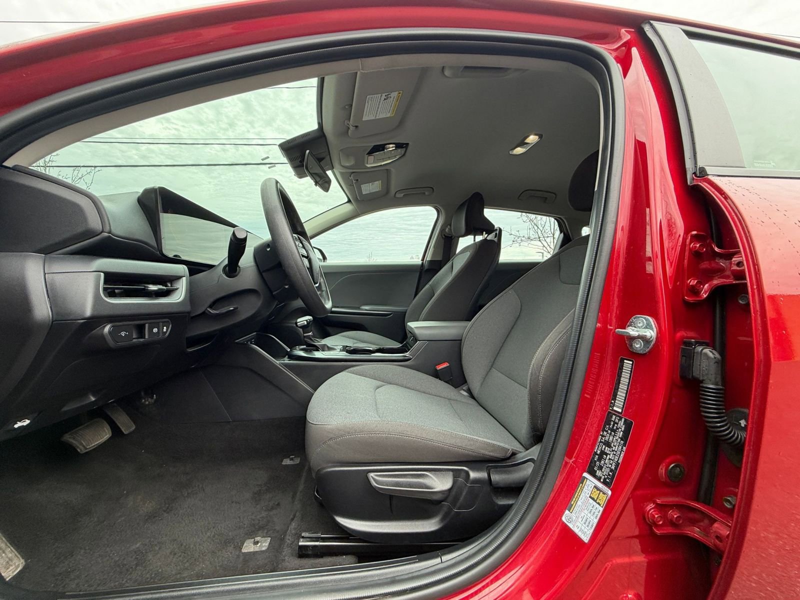 Used 2025 Kia K4 FWD image 25