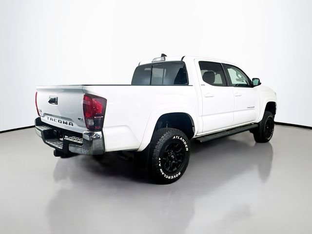 Used 2019 Toyota Tacoma SR5 w/ Four Season Floor Mat Package AWD/4WD image 6