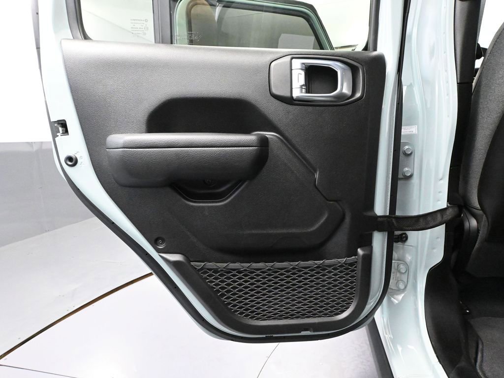 Used 2024 Jeep Wrangler Unlimited Rubicon w/ Convenience Group image 35