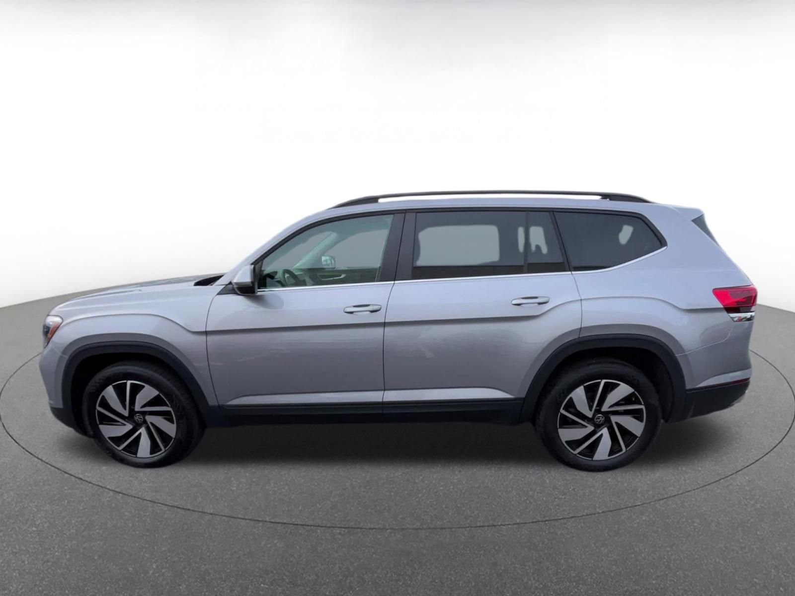 Used 2025 Volkswagen Atlas SE image 9