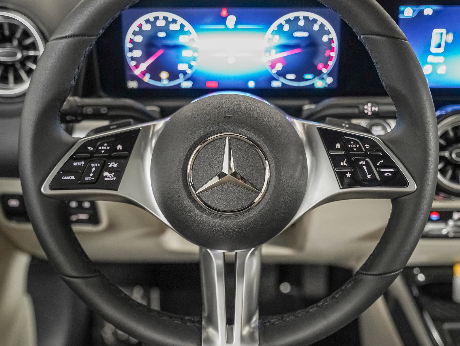 New 2025 Mercedes-Benz GLB 250 image 15