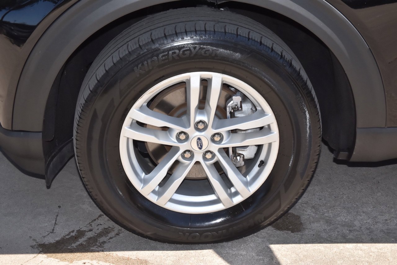 Used 2023 Ford Explorer XLT AWD/4WD image 37