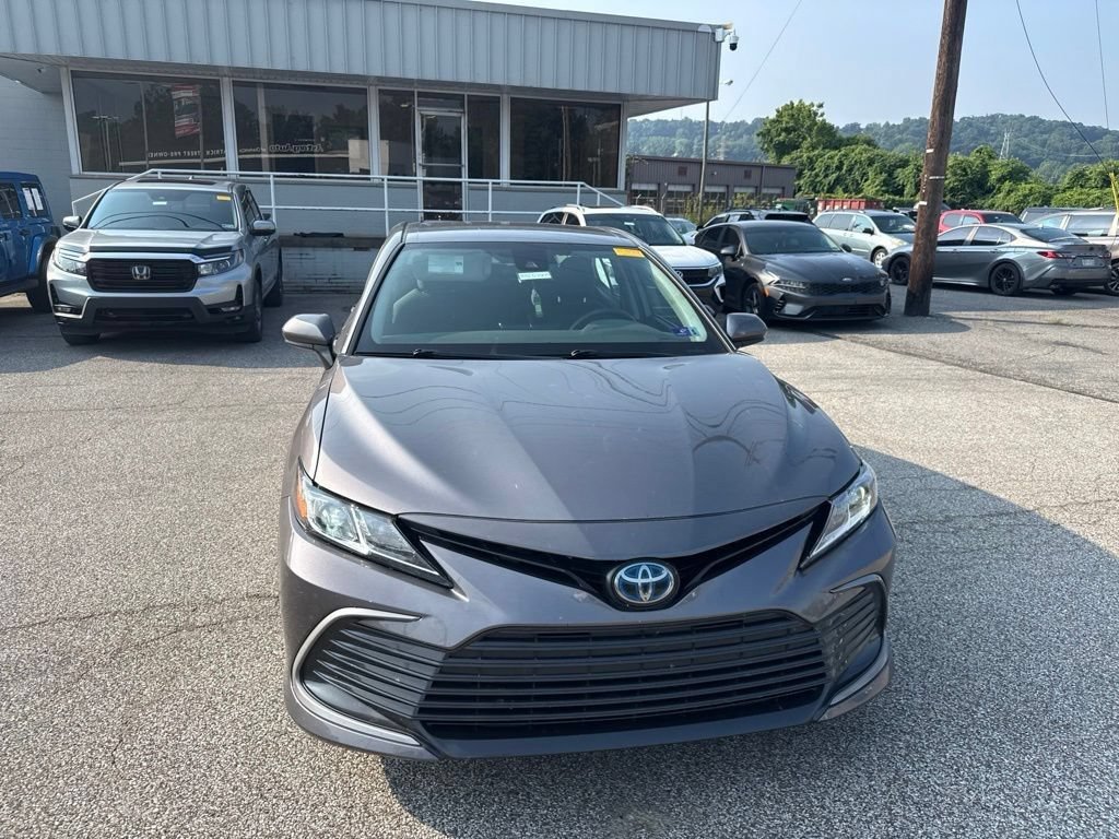 Used 2022 Toyota Camry LE FWD image 2