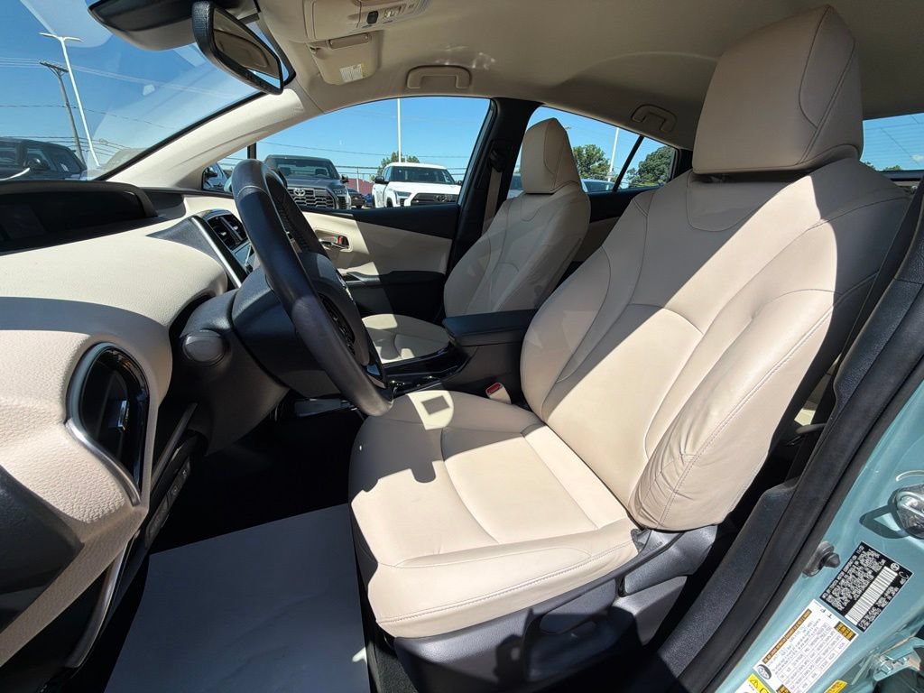 Used 2022 Toyota Prius XLE w/ Advanced Technology Package AWD/4WD image 9