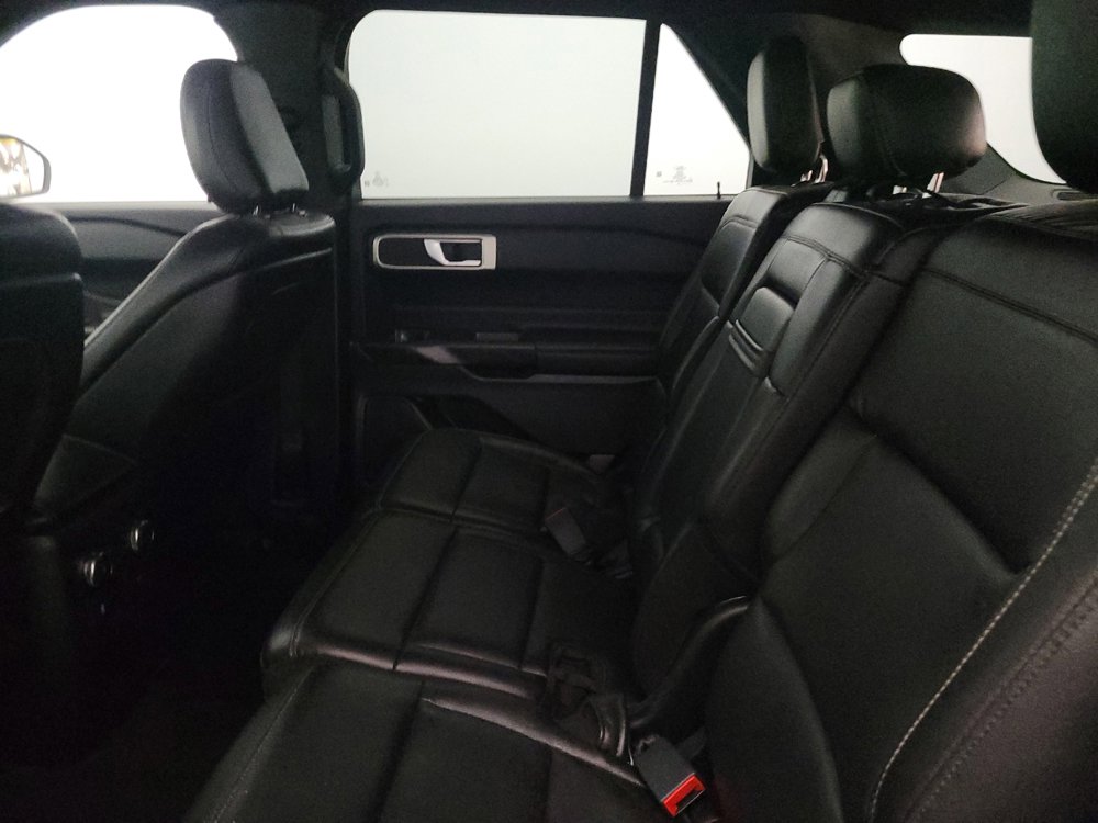 Used 2020 Ford Explorer XLT w/ Equipment Group 202A image 18
