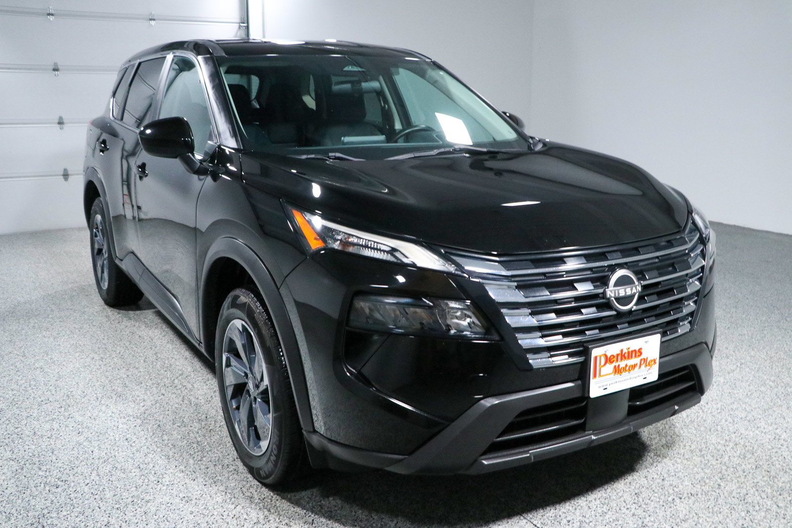 Used 2024 Nissan Rogue SV FWD image 5