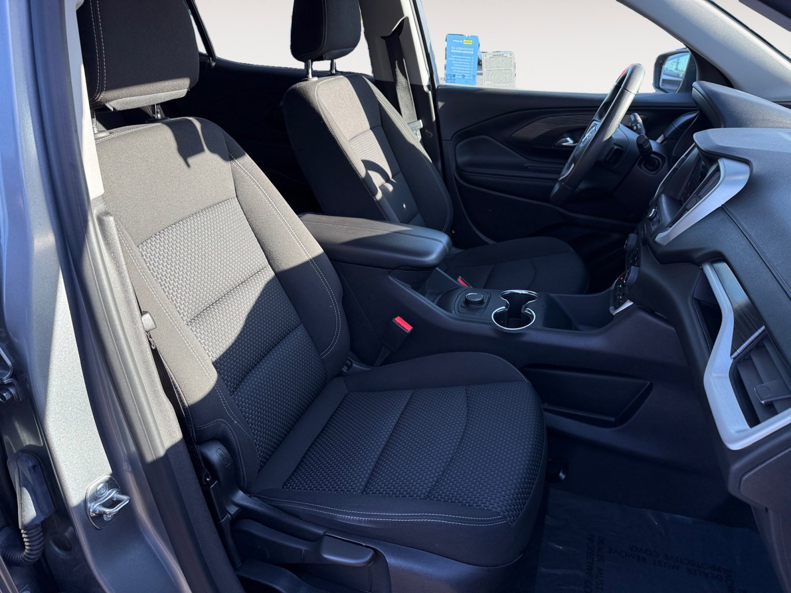 Used 2024 GMC Terrain SLE image 19