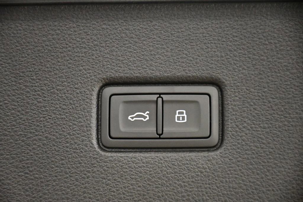 Used 2025 Audi Q5 2.0T Premium Plus w/ Premium Plus Package image 57