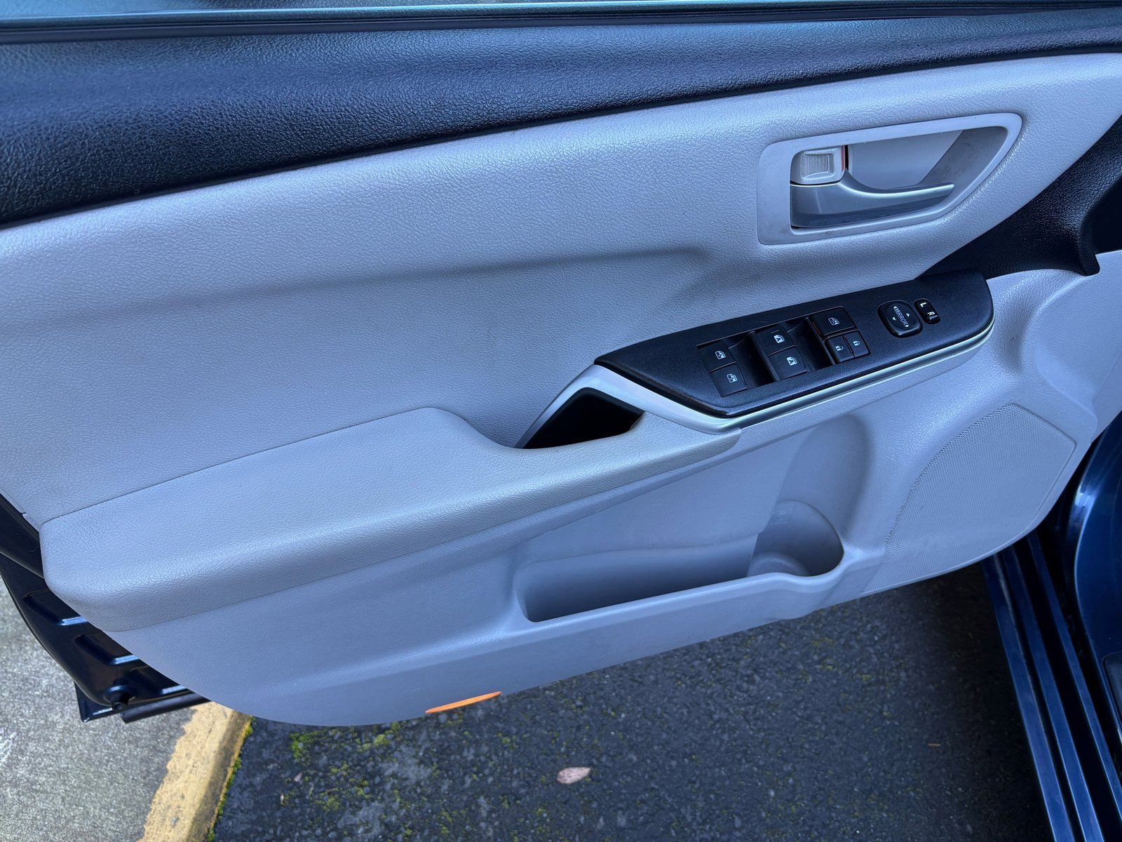 Used 2015 Toyota Camry LE image 15