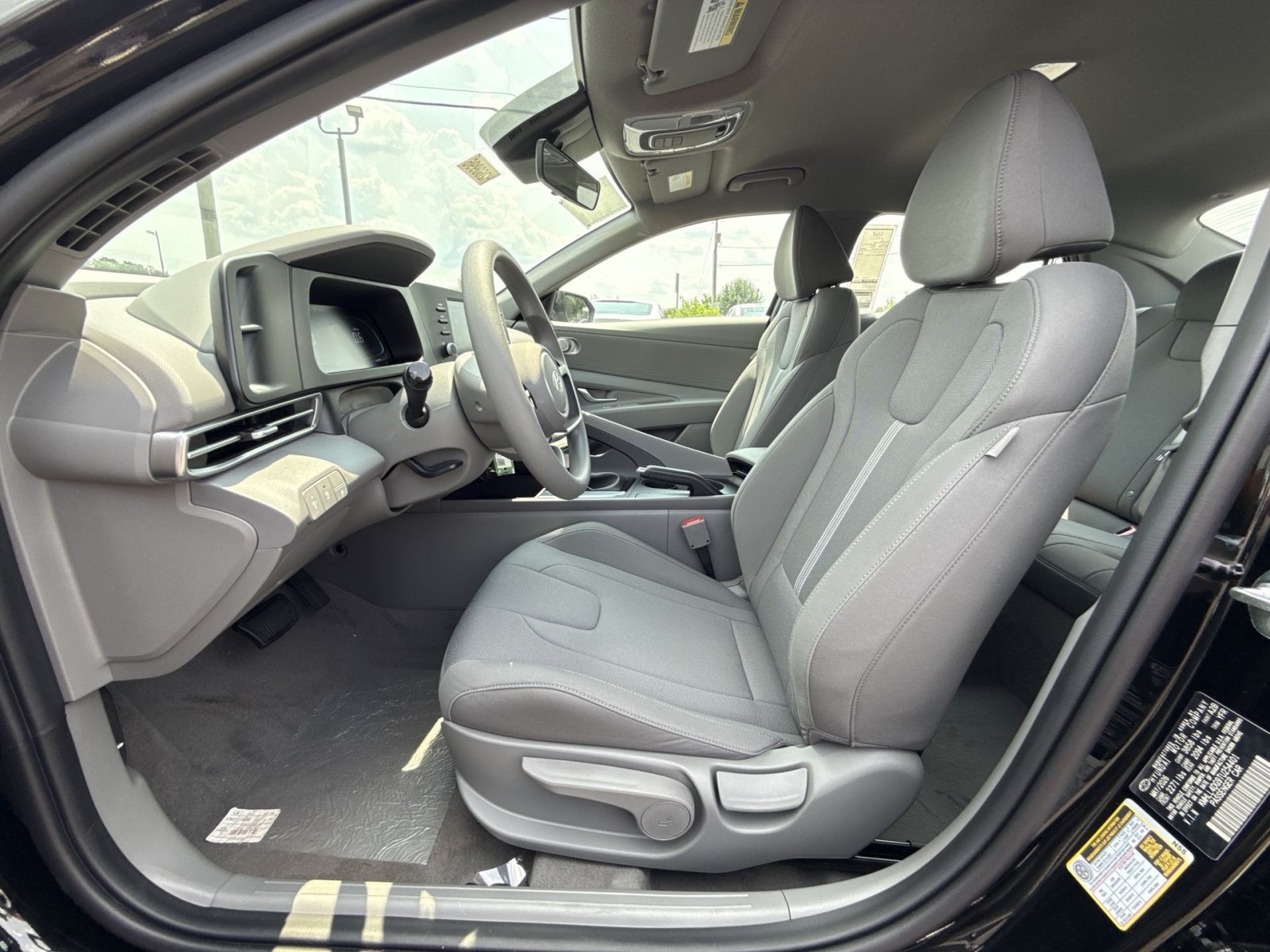 New 2026 Hyundai Elantra SE FWD image 13