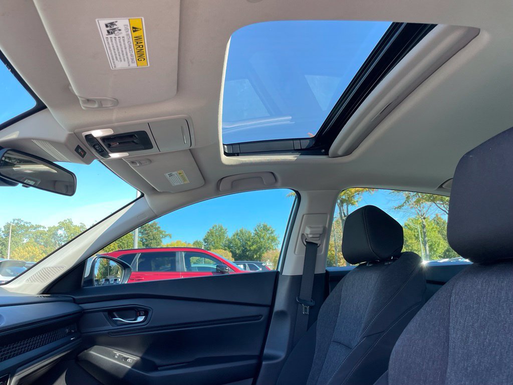 Certified 2024 Honda Accord EX image 28