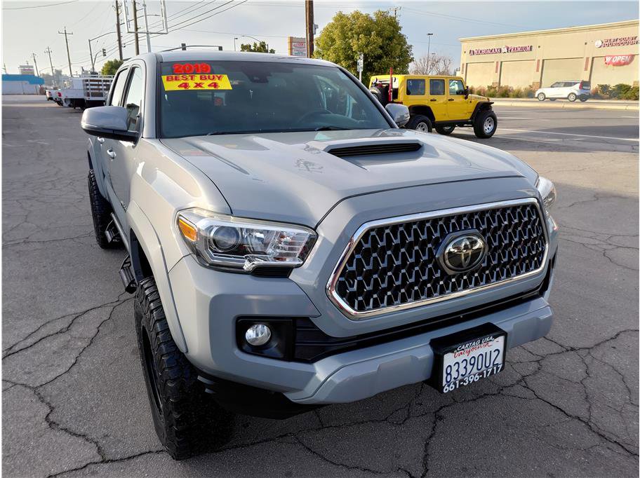 Used 2019 Toyota Tacoma TRD Sport image 2