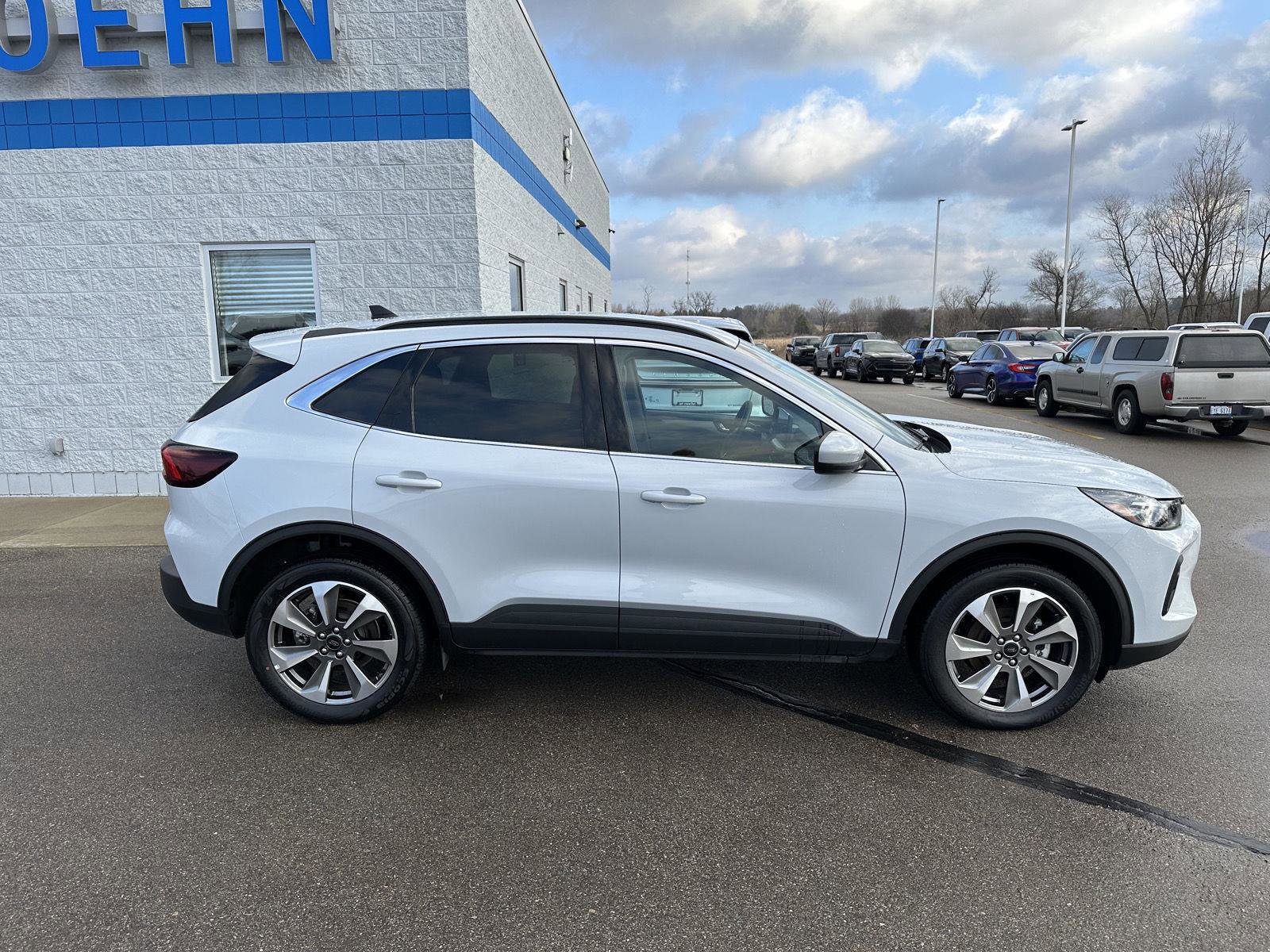 Used 2025 Ford Escape Platinum image 10