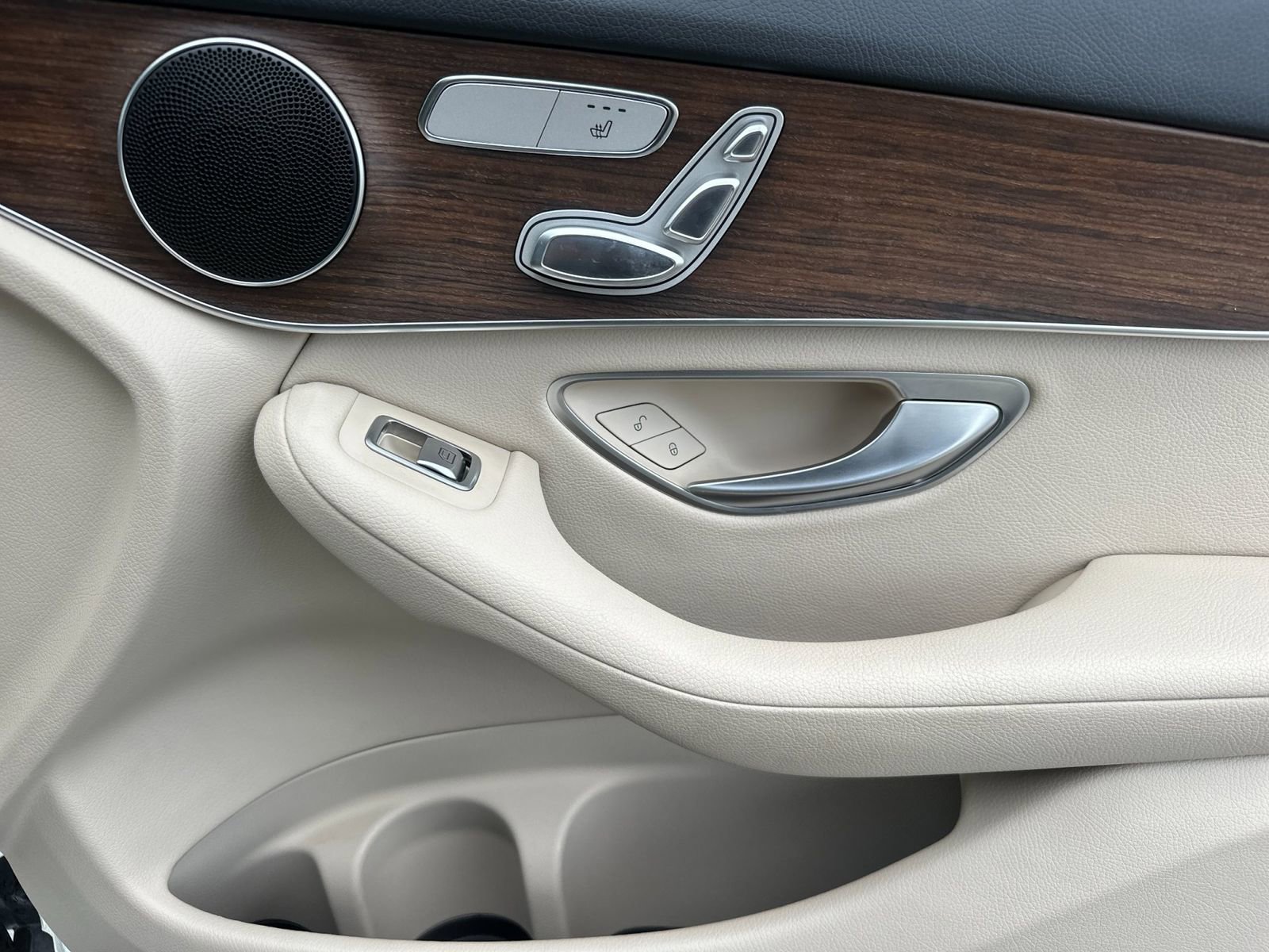Certified 2022 Mercedes-Benz GLC 300 image 19