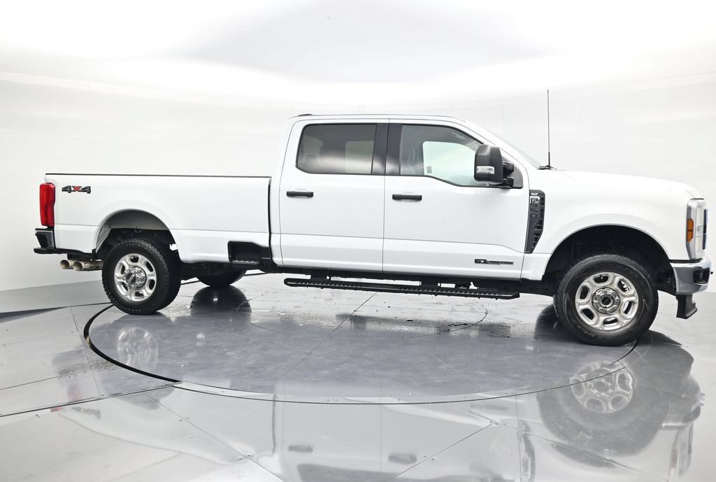 Used 2025 Ford F350 XLT AWD/4WD image 4