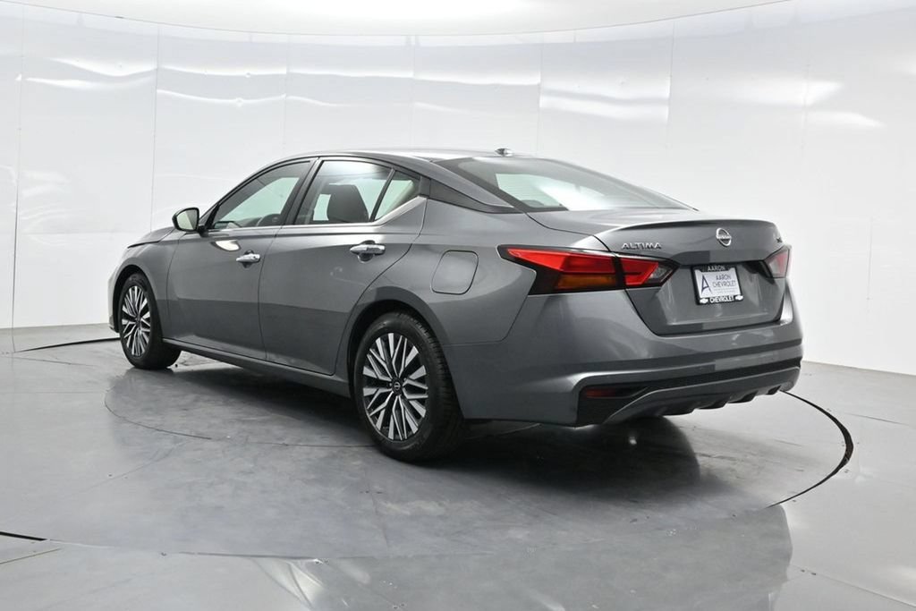 Used 2024 Nissan Altima 2.5 SV FWD image 5