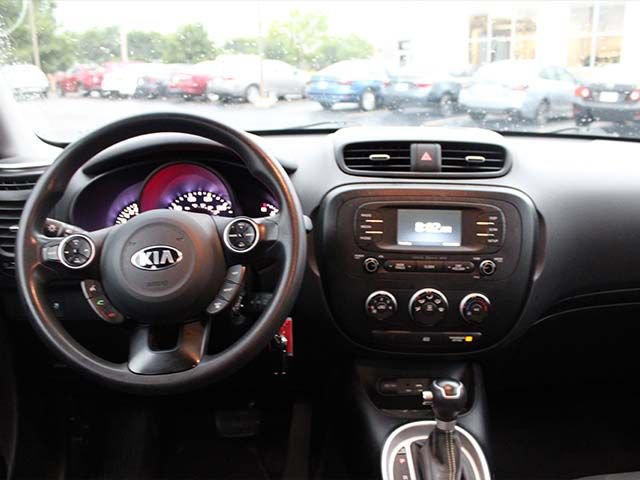 Used 2016 Kia Soul + FWD image 10