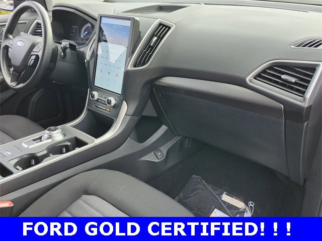 Used 2024 Ford Edge SE w/ Black Appearance Package image 13