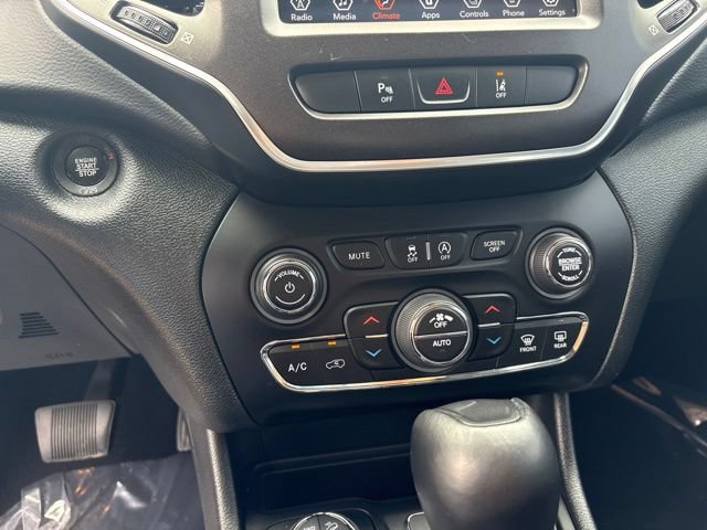 Used 2022 Jeep Cherokee Trailhawk w/ Comfort/Convenience Group AWD/4WD image 21