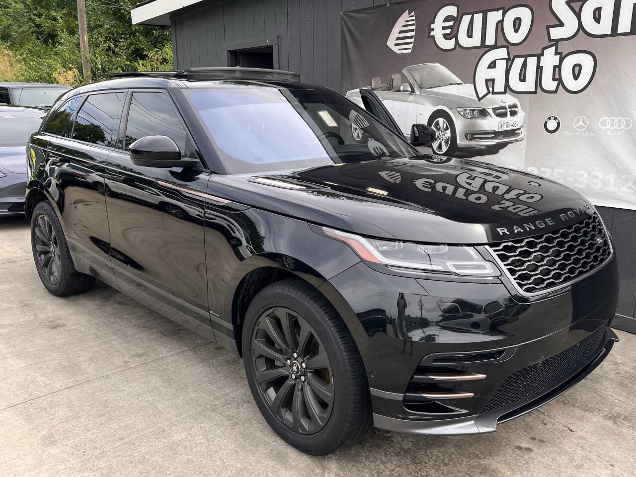 Used 2018 Land Rover Range Rover Velar R-Dynamic SE image 10