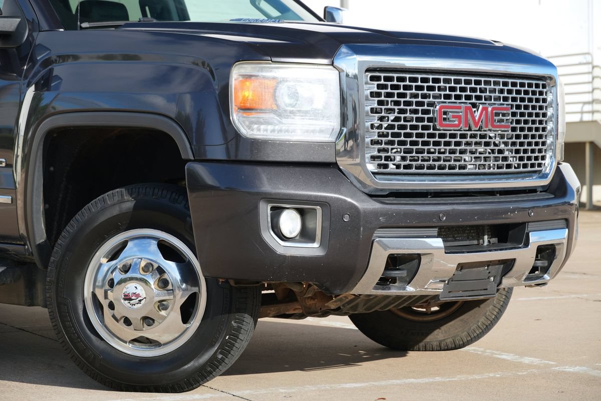Used 2016 GMC Sierra 3500 Denali w/ Duramax Plus Package AWD/4WD image 18