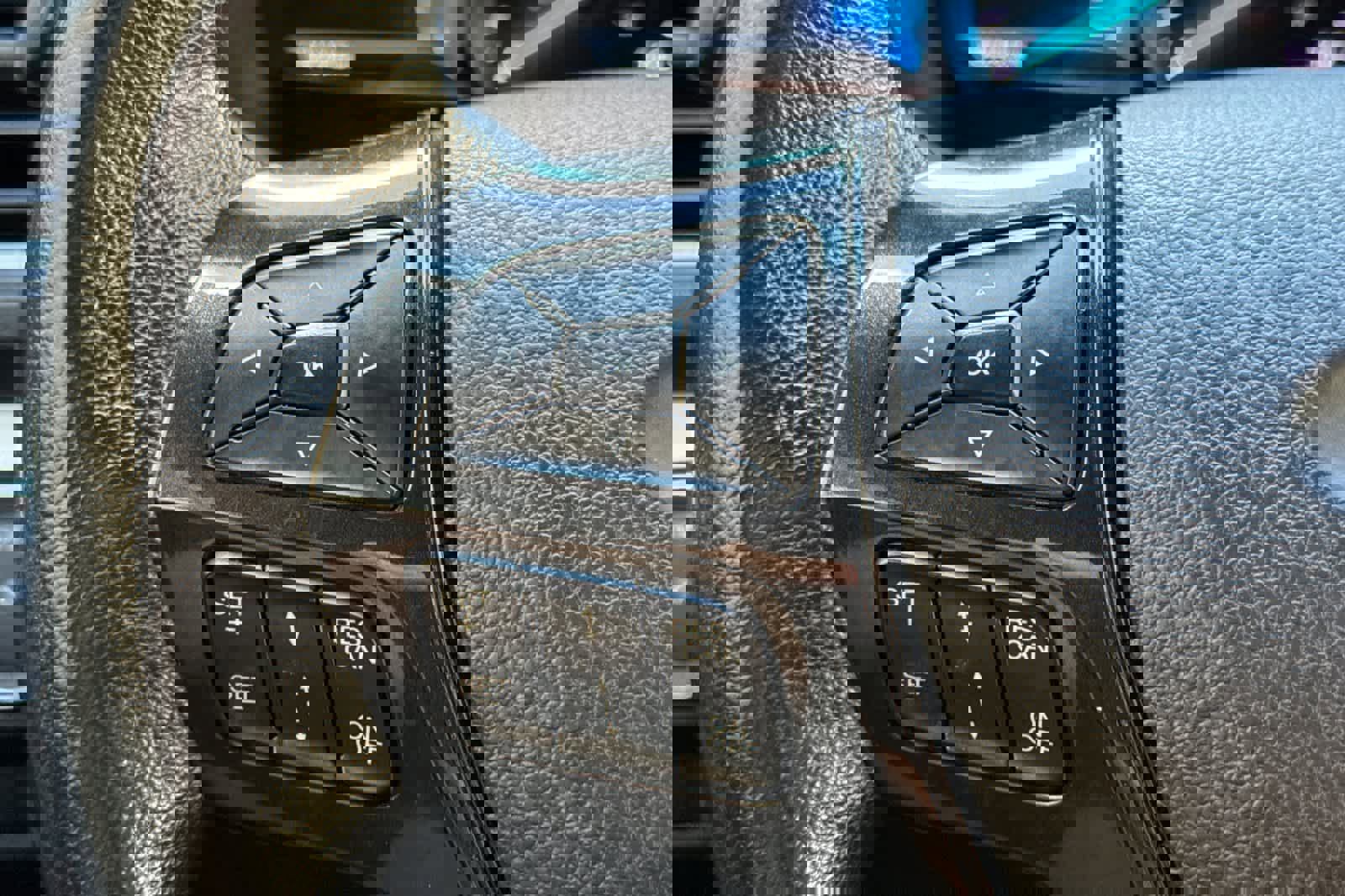 Used 2018 Ford Explorer XLT w/ Equipment Group 202A image 28