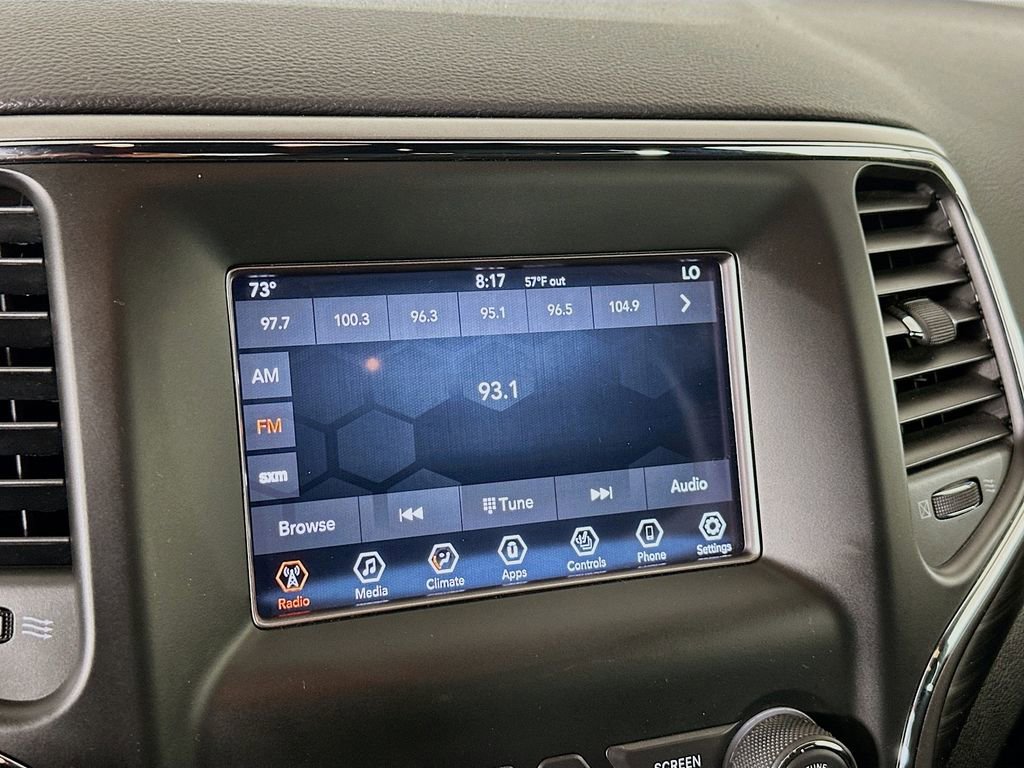 Used 2019 Jeep Grand Cherokee Laredo image 14