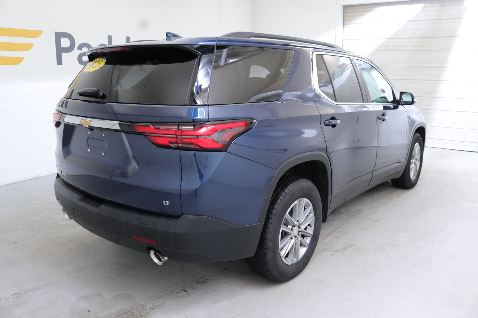 Used 2023 Chevrolet Traverse LT image 8