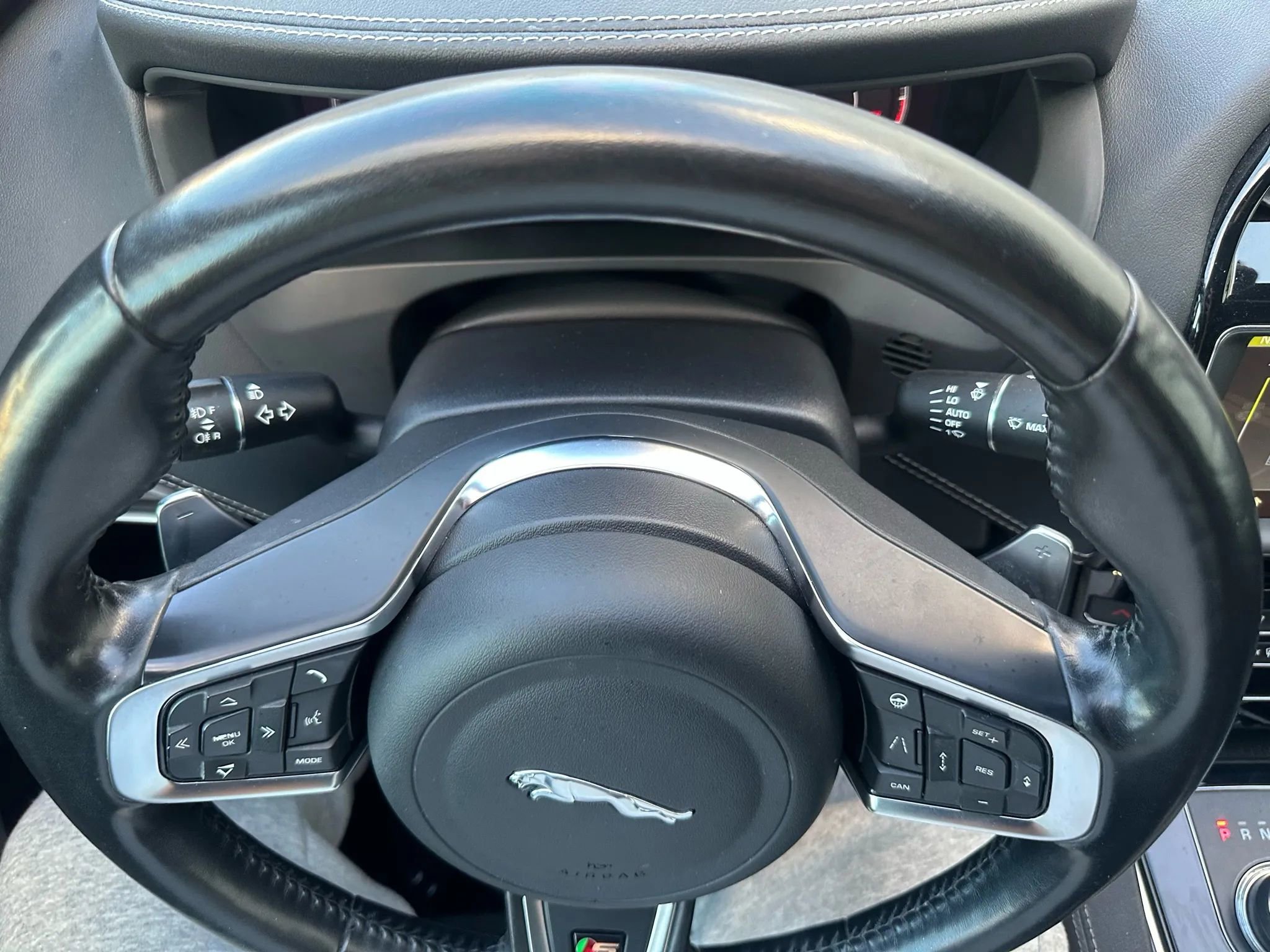 Used 2019 Jaguar F-PACE S AWD/4WD image 37