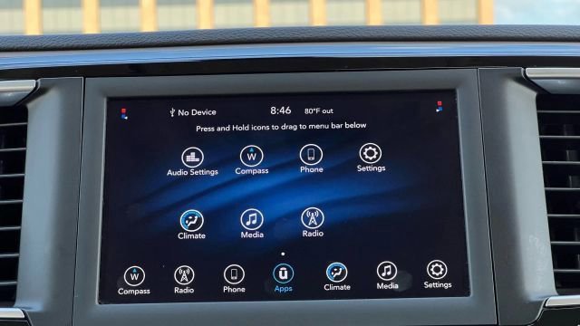 Used 2020 Chrysler Voyager Lxi image 95