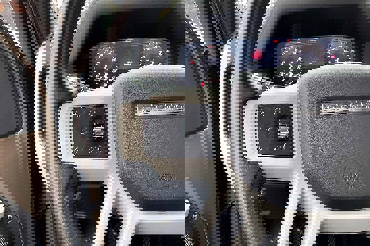 Used 2022 Land Rover Defender 110 SE image 20