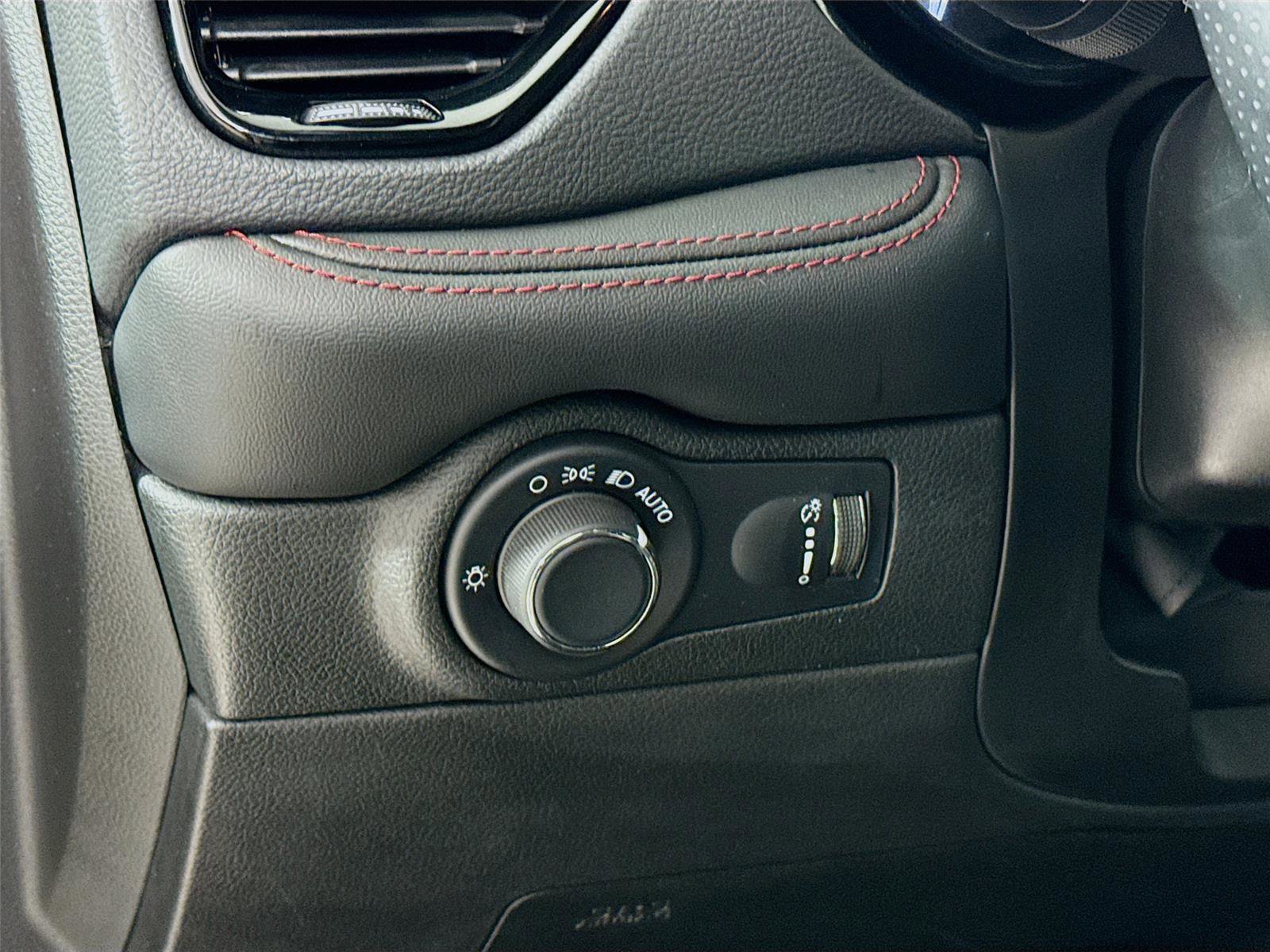 Used 2024 Dodge Durango GT image 10