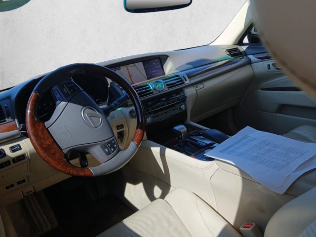 Used 2015 Lexus LS 460 w/ Comfort Package RWD image 10