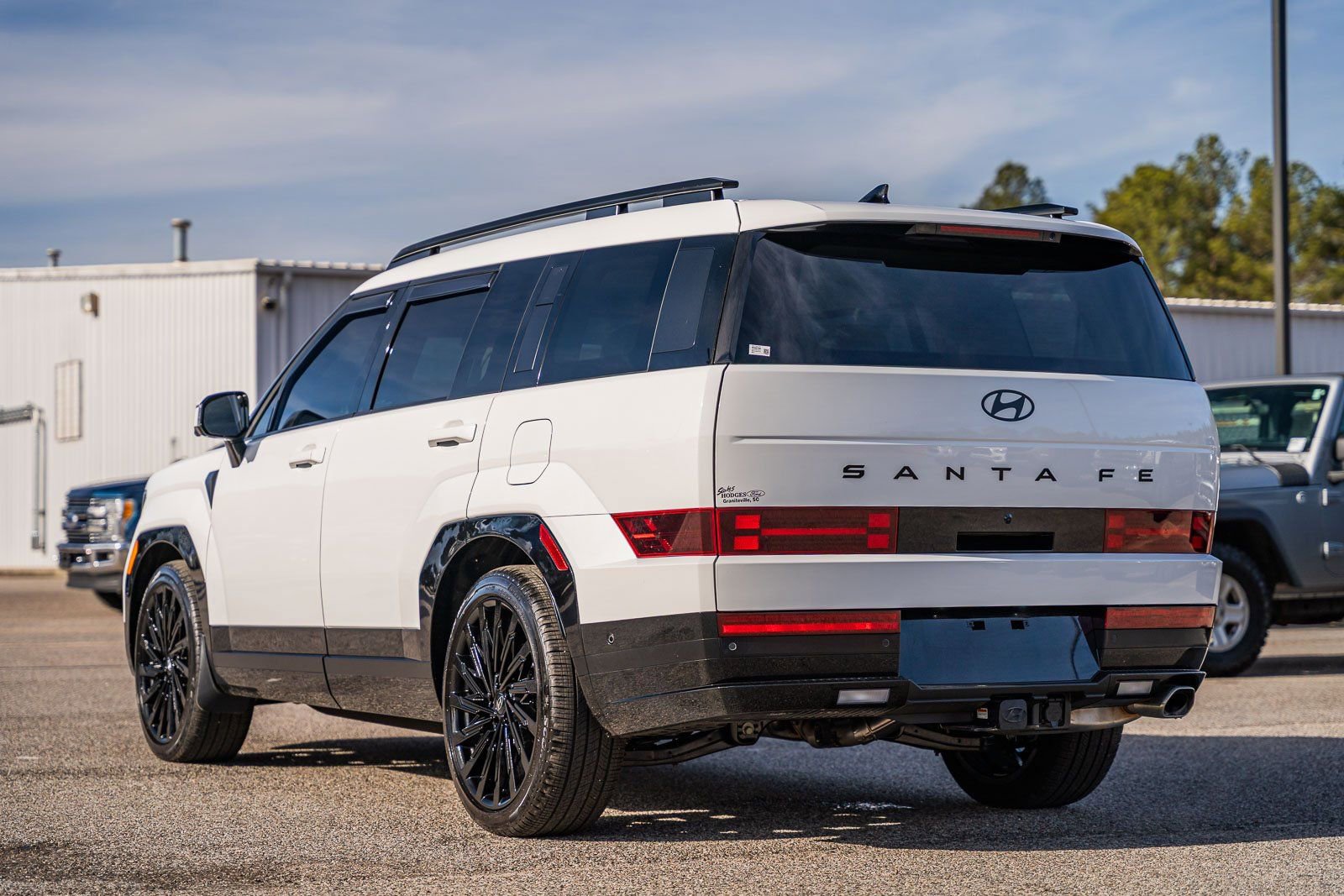 Used 2025 Hyundai Santa Fe Calligraphy w/ Tow & Go Package image 5