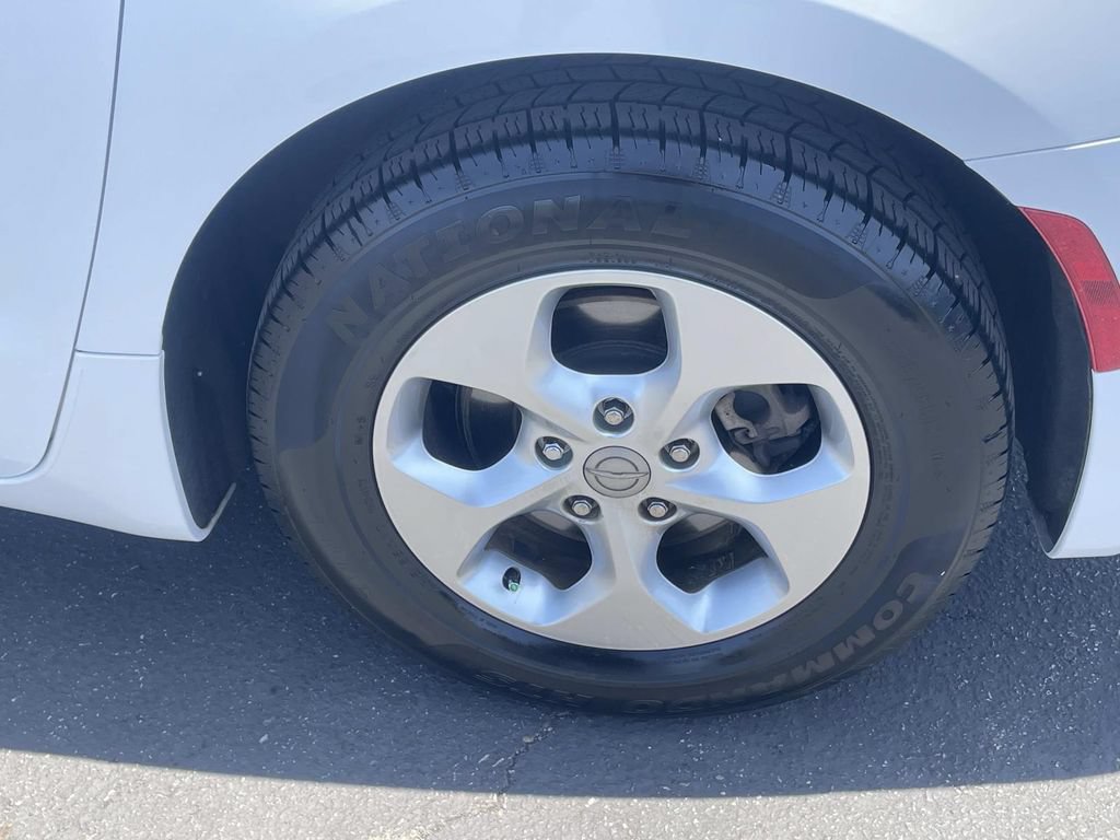 Used 2017 Chrysler Pacifica Touring-L Plus FWD image 30