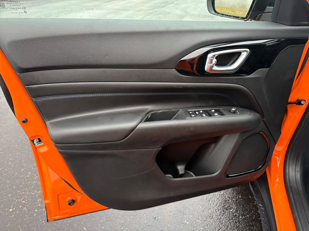 New 2026 Jeep Compass Latitude image 10