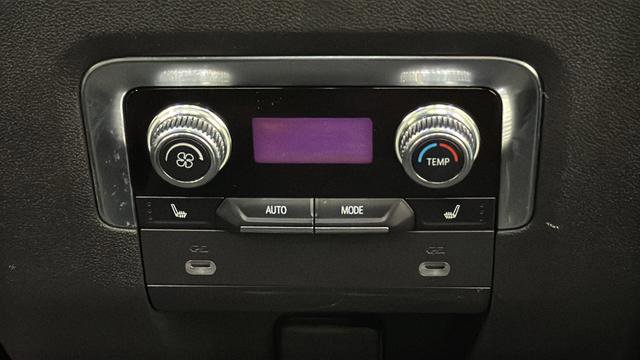 Used 2021 GMC Yukon Denali w/ Denali Premium Package image 37