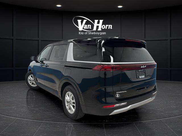 Used 2024 Kia Carnival LX FWD image 5