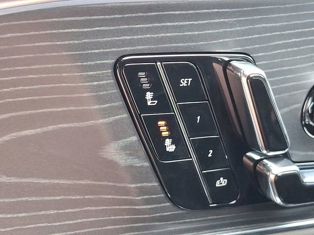 New 2025 Cadillac Lyriq Luxury w/ LPO, Floor Liner Package image 15